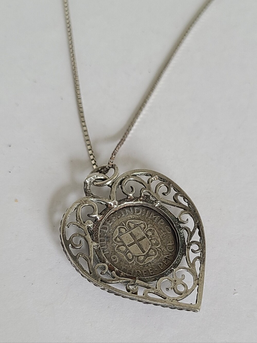 Vintage King George Coin Ornate Sterling Silver Filigree Heart Pendant Necklace - Picture 5 of 10